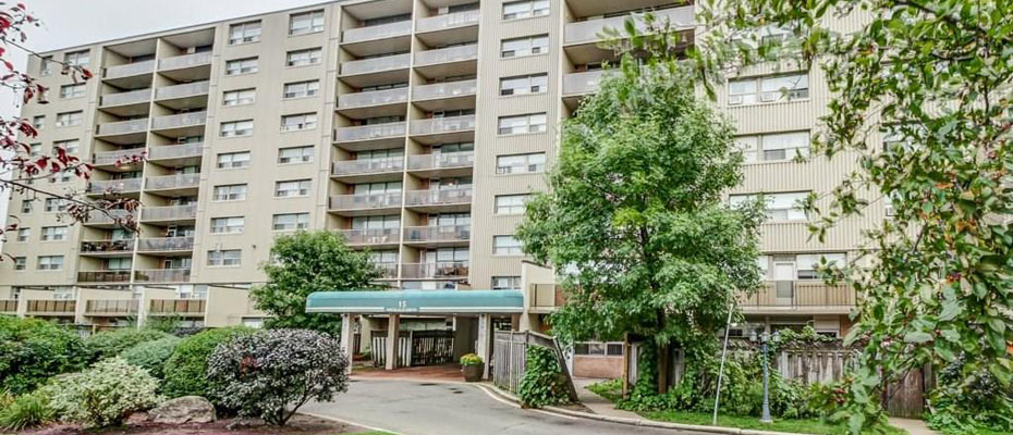 Sir Wilfred Laurier Condominium at 15 Nicklaus Drive, Hamilton