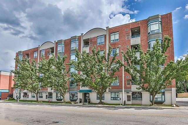 Grafton Square at 5 Ogilvie Street in Dundas, Ontario