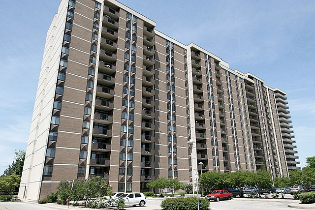 The Shoreliner condominiums at 500 Green Road, Stoney Creek