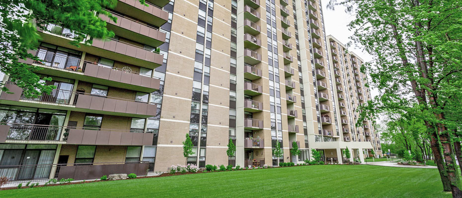 The Shoreliner condominiums at 500 Green Road, Stoney Creek
