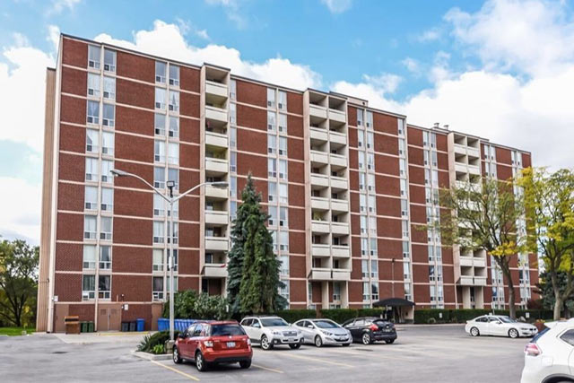 Valley View Condominiums at 75 Glenburn Court, Hamilton