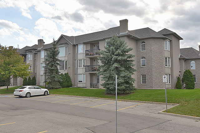 Ancaster Gardens at 970-980-990 Golf Links Road, Ancaster